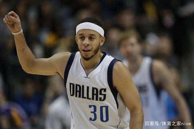 32岁内马尔沙特躺平 36岁莱万西甲拼命15场进17球